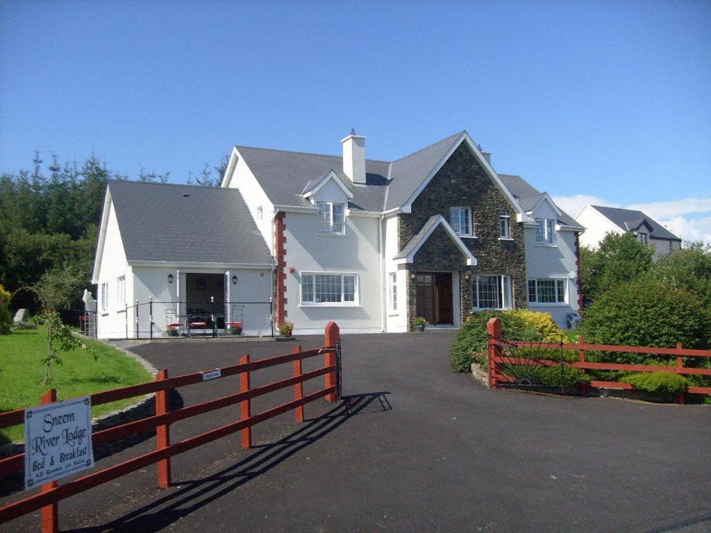 Sneem River Lodge Bed & Breakfast Екстериор снимка